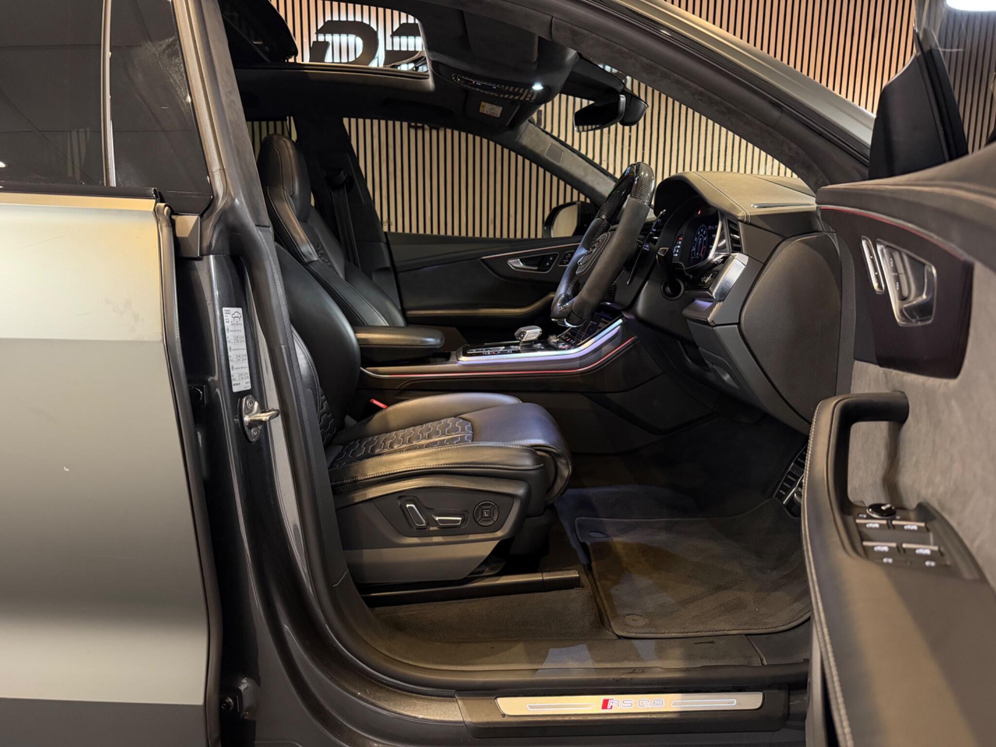 Audi RSQ8